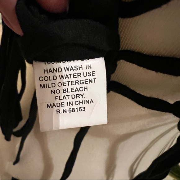 NWT‎ RAGA Black Cropped Top With Netted Back Size Small - Picture 4 of 4